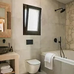 Adrias Kefalonia Ζόλα