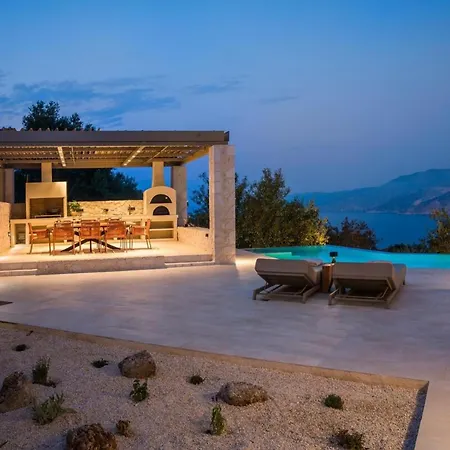 Adrias Kefalonia * Zóla