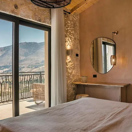 Adrias Kefalonia * Zóla